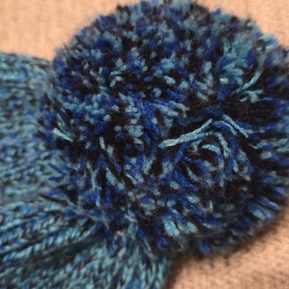 Obermeyer Albany Pom Beanie - Picture 8 of 8